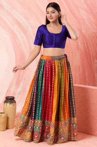 Muhenera Padded Brocade Round Neck Blouse