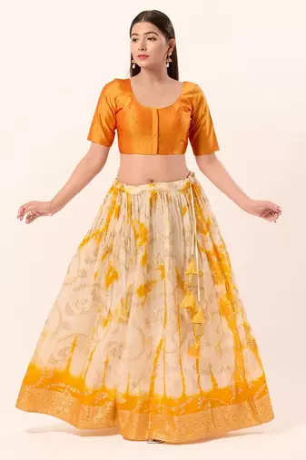 Muhenera Padded Brocade Round Neck Blouse