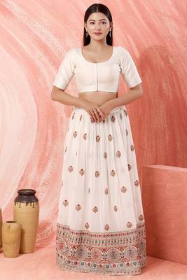Muhenera Padded Brocade Round Neck Blouse 4