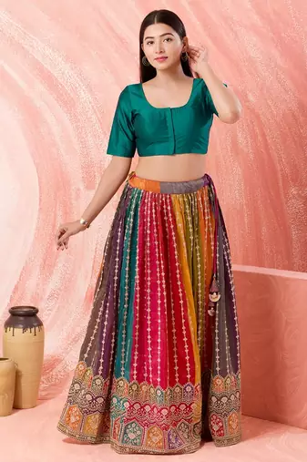Muhenera Padded Brocade Round Neck Blouse