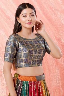 Muhenera Padded Brocade Boat Neck Blouse 3