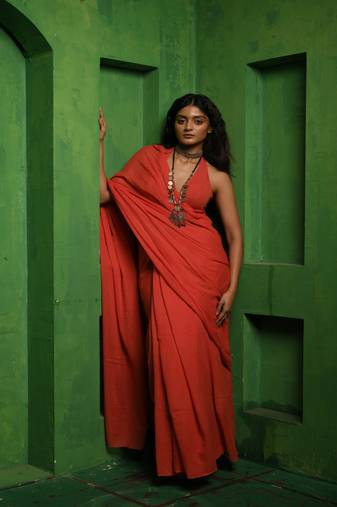 Red handloom mul modal saree Without blouse