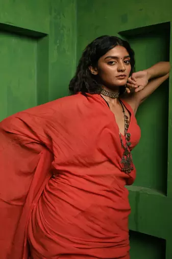 Red handloom mul modal saree Without blouse