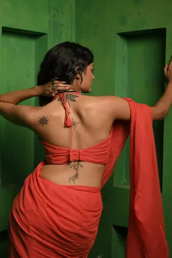 Red handloom mul modal saree Without blouse
