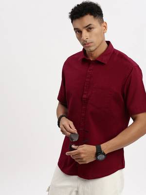 men's maroon solid slim fit shirt 1