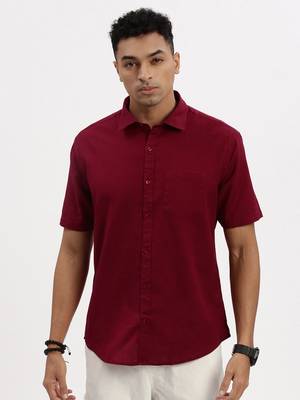 men's maroon solid slim fit shirt 2