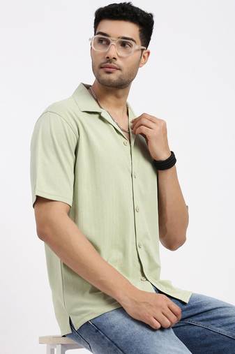 men's green cuban collar relaxed fit solid shirt
