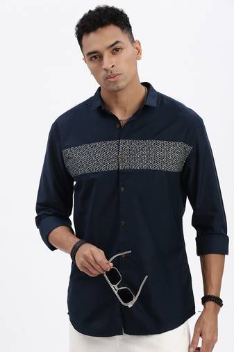 men's navy blue geometric slim fit shirt