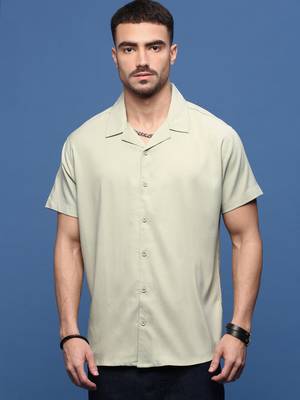 men's green solid cuban collar relaxed fit shirt 2