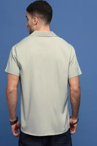 men's green solid cuban collar relaxed fit shirt