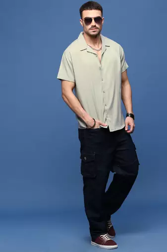 men's green solid cuban collar relaxed fit shirt
