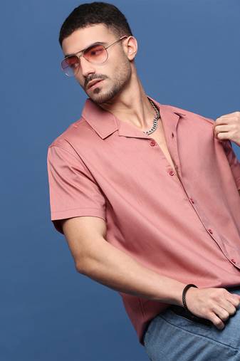 men's peach solid cuban collar relaxed fit shirt