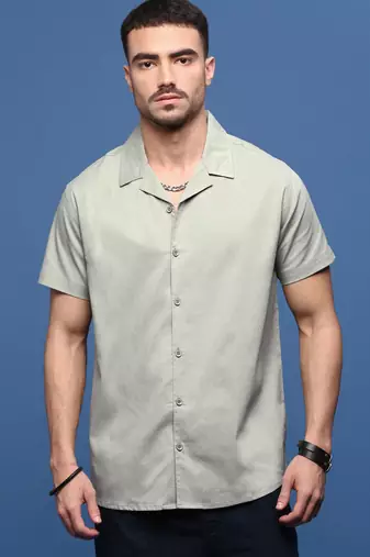 men's green solid cuban collar relaxed fit shirt