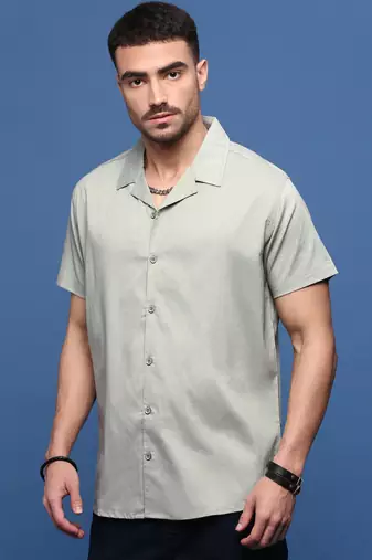 men's green solid cuban collar relaxed fit shirt