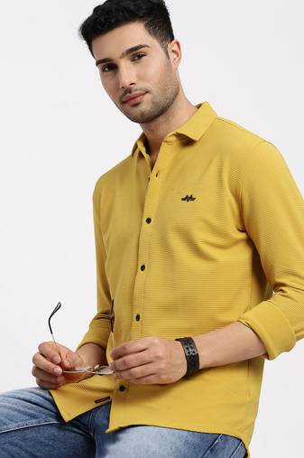 Showoff men's yellow solid slim fit shirt