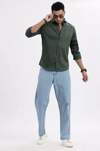 men's green solid slim fit shirt