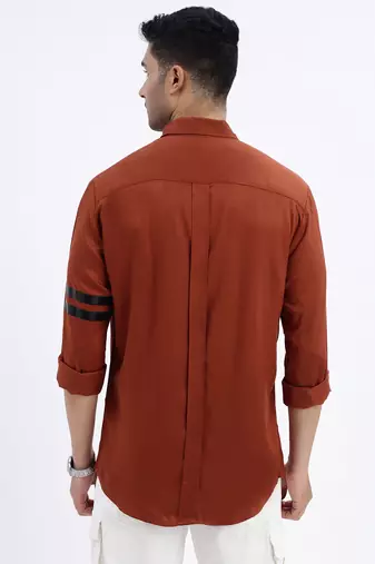men's brown solid slim fit shirt