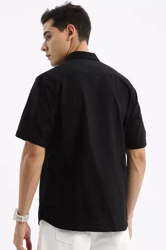 men's short sleeves solid slim fit black shirt