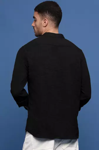 men's black solid slim fit shirt