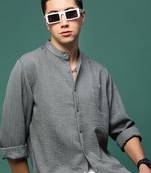 Showoff men's grey solid slim fit shirt