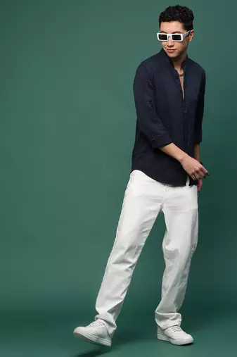 men's navy blue solid slim fit shirt