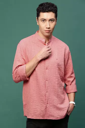 men's peach solid slim fit shirt