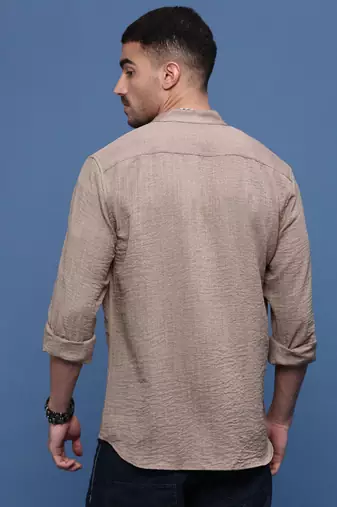 men's brown solid slim fit shirt