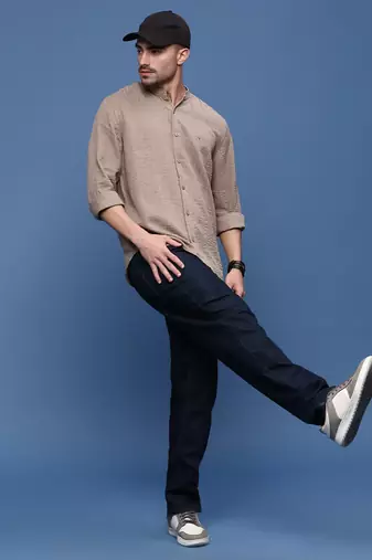 men's brown solid slim fit shirt