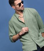Showoff men's green solid slim fit shirt
