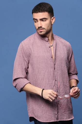 Showoff men's mauve solid slim fit shirt