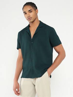 men's green cuban collar relaxed fit solid shirt 3