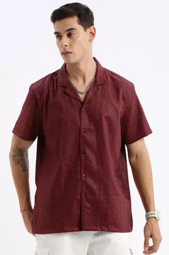 men's cuban collar solid relaxed fit maroon shirt