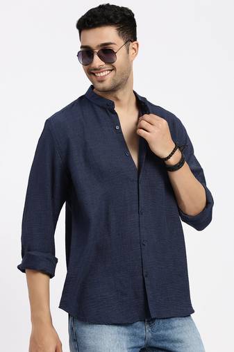 men's navy blue solid slim fit shirt