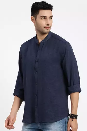 men's navy blue solid slim fit shirt
