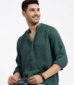 men's green solid slim fit shirt