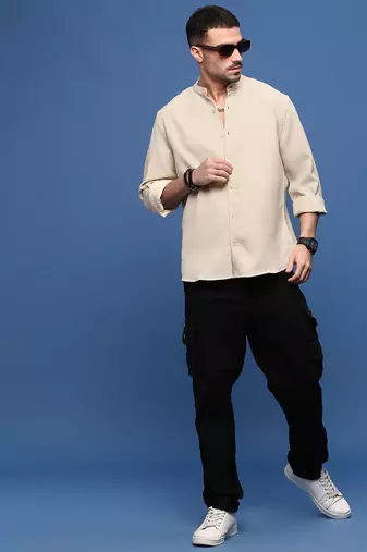 men's beige solid slim fit shirt