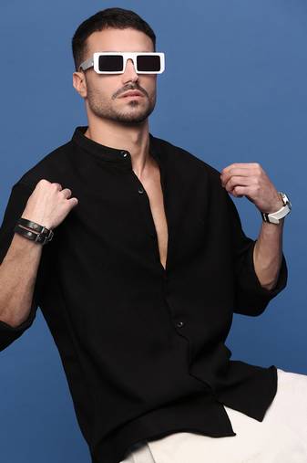 Showoff men's black solid slim fit shirt