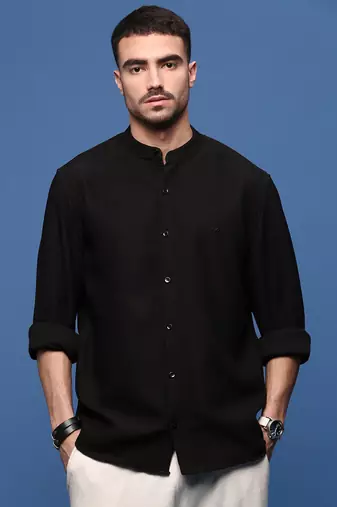 Showoff men's black solid slim fit shirt