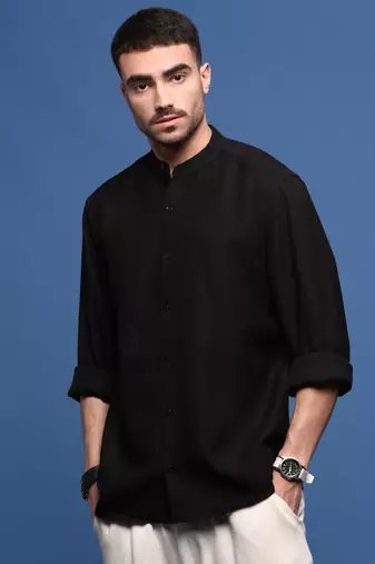 Showoff men's black solid slim fit shirt