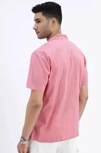 men's pink solid cuban collar relaxed fit shirt