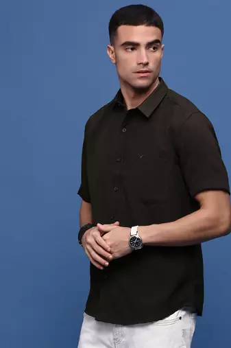 men's green solid slim fit shirt