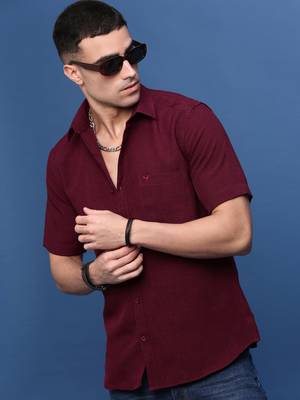 men's burgundy solid slim fit shirt 1