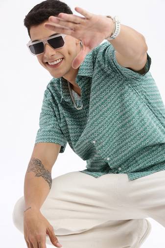 men's short sleeves geometric slim fit green shirt