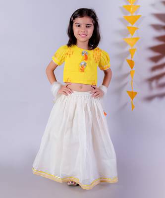 White lehanga and yellow choli with dupatta ethnic set 1