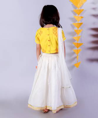 White lehanga and yellow choli with dupatta ethnic set 3