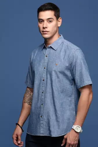 men's solid blue slim fit shirt
