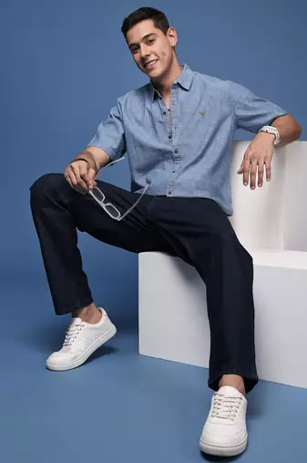 men's solid blue slim fit shirt