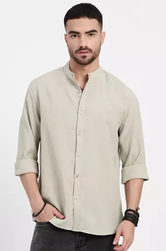 men's beige solid slim fit shirt