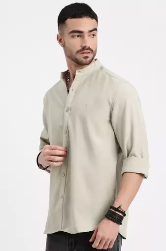 men's beige solid slim fit shirt