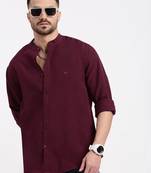 men's maroon solid slim fit shirt